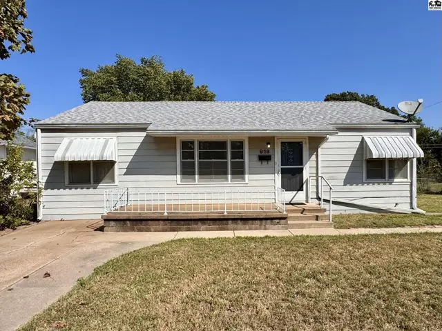 Photo of 916 E 8th Ave, Hutchinson, KS