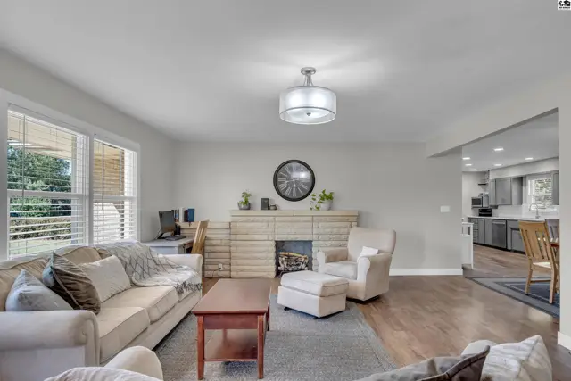 Photo of 412 SE 11th St., Newton, KS
