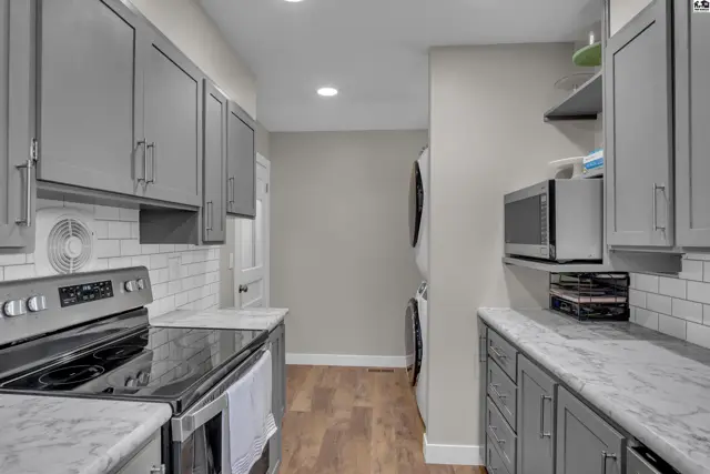 Photo of 412 SE 11th St., Newton, KS