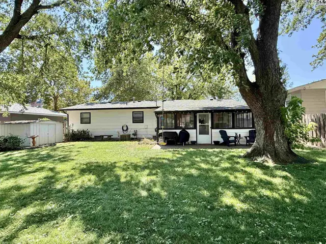 Photo of 912 E 31st Terr, Hutchinson, KS