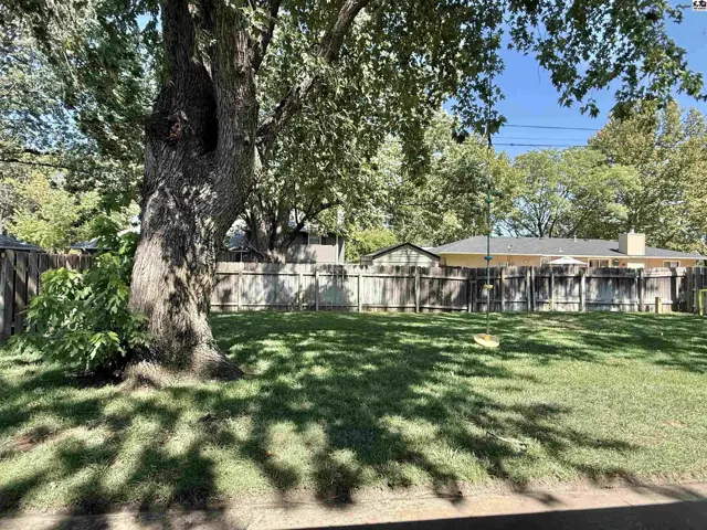 Photo of 912 E 31st Terr, Hutchinson, KS