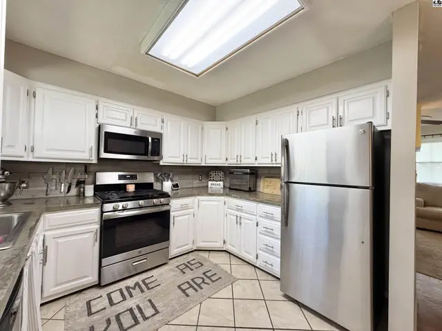 Photo of 912 E 31st Terr, Hutchinson, KS
