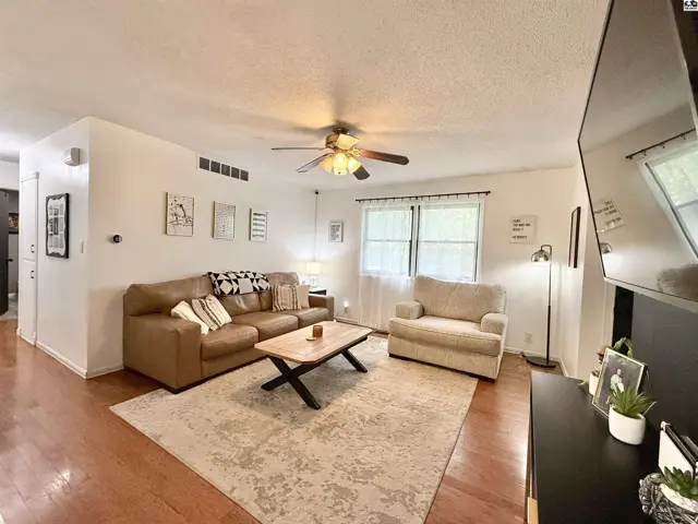 Photo of 912 E 31st Terr, Hutchinson, KS