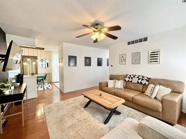 Photo of 912 E 31st Terr, Hutchinson, KS