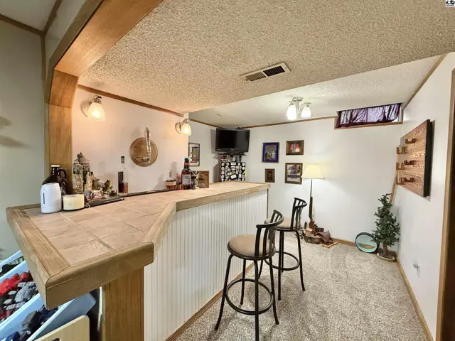 Photo of 912 E 31st Terr, Hutchinson, KS