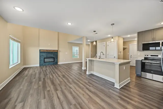 Photo of 1224 Steve Hawley Ln, Salina, KS
