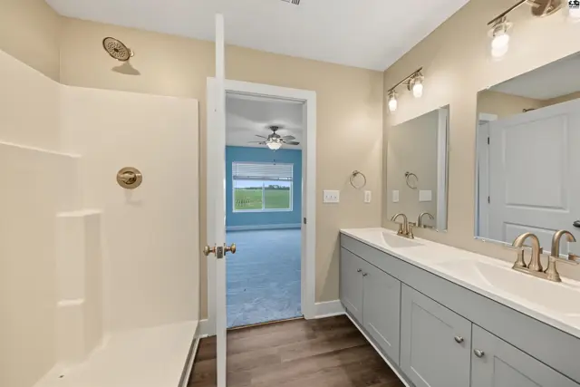 Photo of 1224 Steve Hawley Ln, Salina, KS