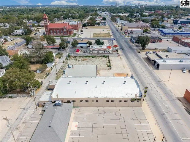 Photo of 104 E 4th Ave, Hutchinson, KS