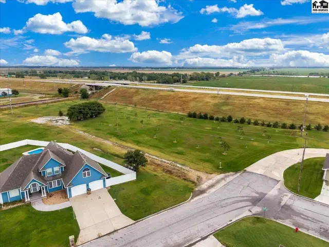 Photo of 85 E Des Moines Circle, South Hutchinson, KS