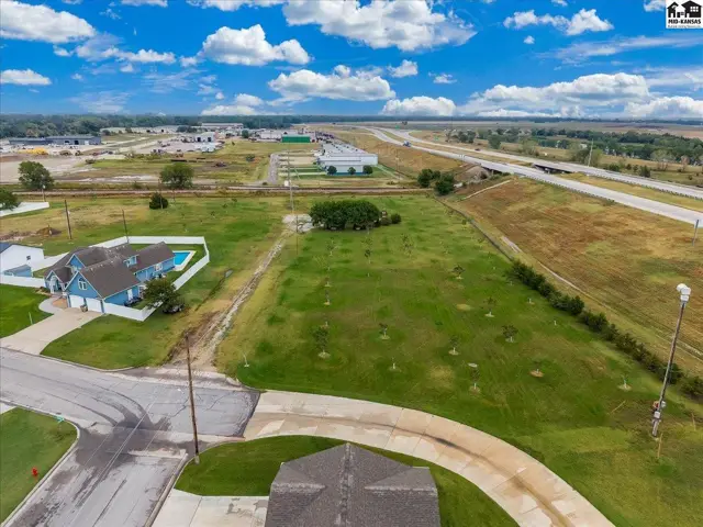 Photo of 85 E Des Moines Circle, South Hutchinson, KS