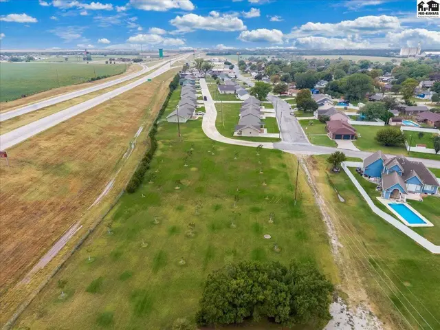 Photo of 85 E Des Moines Circle, South Hutchinson, KS