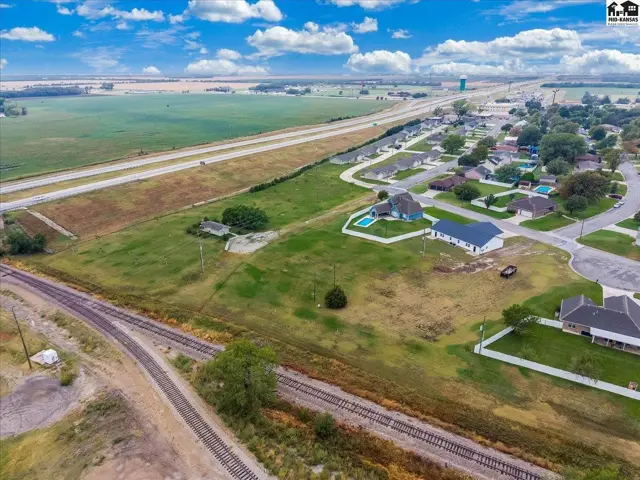 Photo of 85 E Des Moines Circle, South Hutchinson, KS
