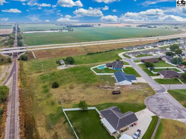 Photo of 85 E Des Moines Circle, South Hutchinson, KS