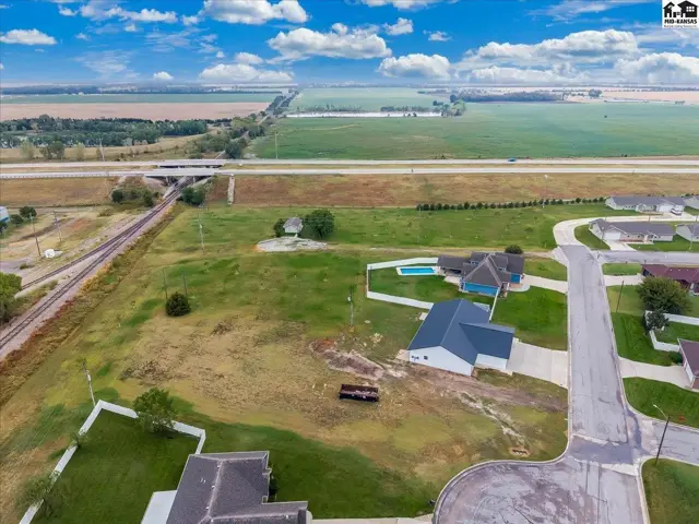 Photo of 85 E Des Moines Circle, South Hutchinson, KS