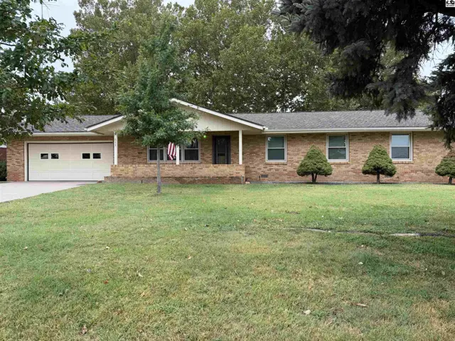 Photo of 511 Iowa Ave, Pratt, KS