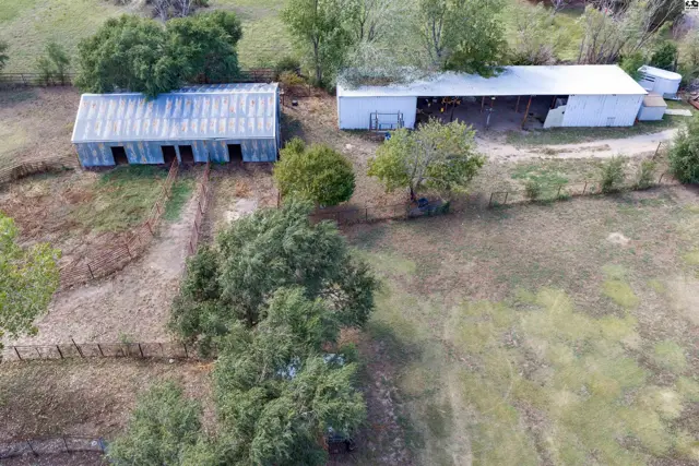 Photo of 109 W Longview Rd, Hutchinson, KS