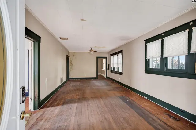 Photo of 637 E 1st Ave, Hutchinson, KS