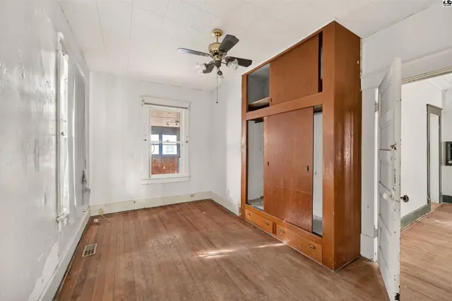 Photo of 637 E 1st Ave, Hutchinson, KS