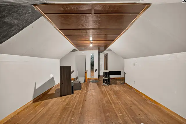 Photo of 637 E 1st Ave, Hutchinson, KS
