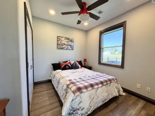Photo of 1 Panorama Ct, Hutchinson, KS