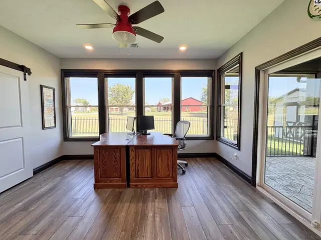 Photo of 1 Panorama Ct, Hutchinson, KS