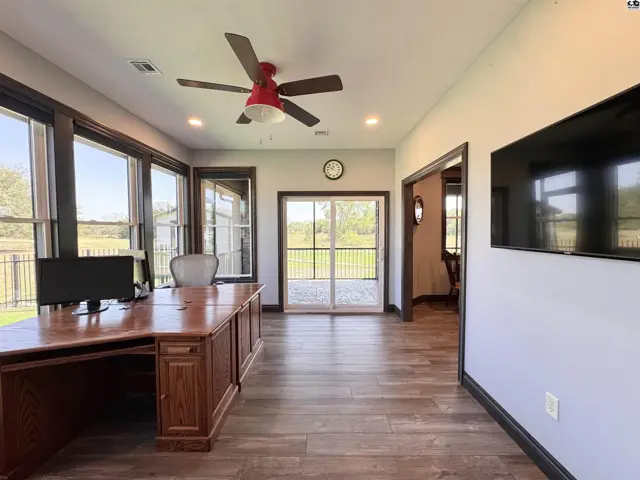Photo of 1 Panorama Ct, Hutchinson, KS