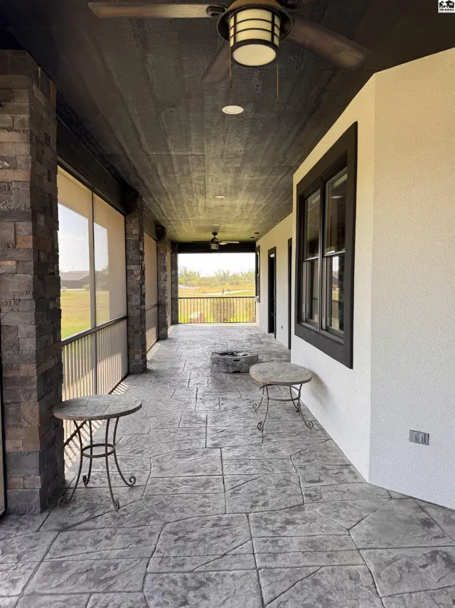 Photo of 1 Panorama Ct, Hutchinson, KS