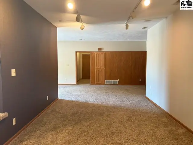 Photo of 5804 W 50th Ave, Hutchinson, KS