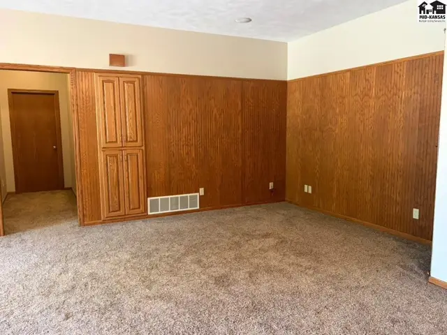 Photo of 5804 W 50th Ave, Hutchinson, KS