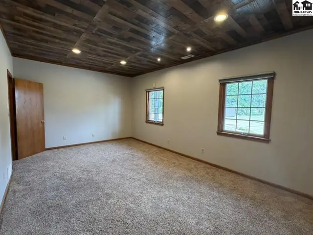 Photo of 5804 W 50th Ave, Hutchinson, KS