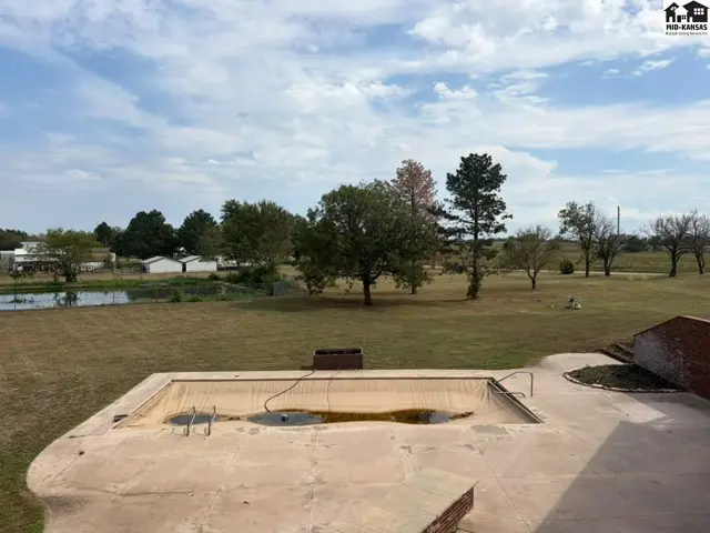 Photo of 5804 W 50th Ave, Hutchinson, KS