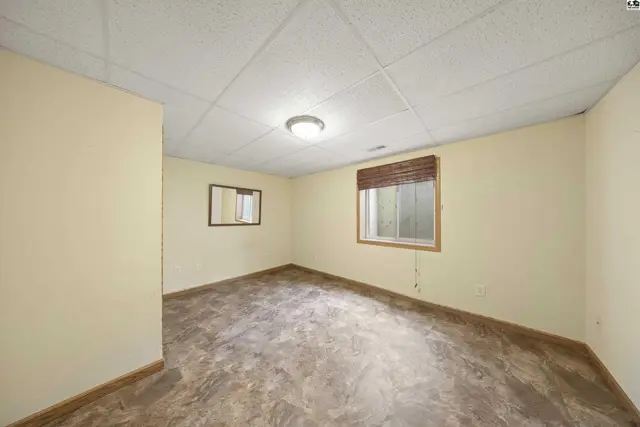 Photo of 1120 Split Oak Dr, Newton, KS