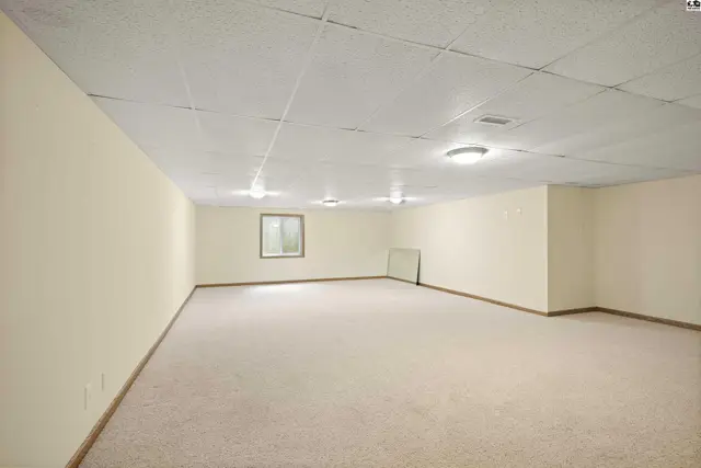 Photo of 1120 Split Oak Dr, Newton, KS