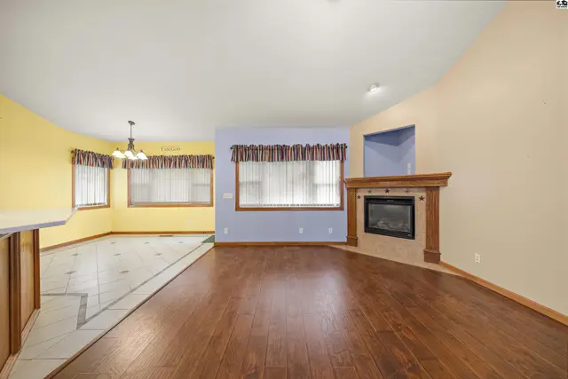 Photo of 1120 Split Oak Dr, Newton, KS