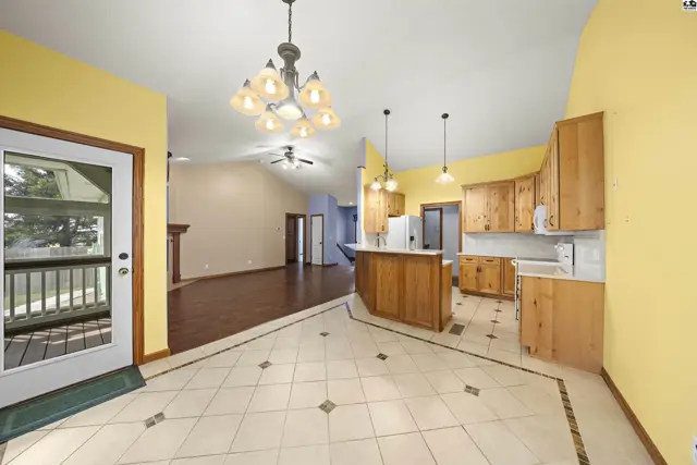 Photo of 1120 Split Oak Dr, Newton, KS