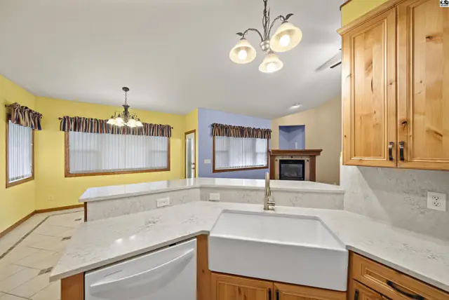 Photo of 1120 Split Oak Dr, Newton, KS