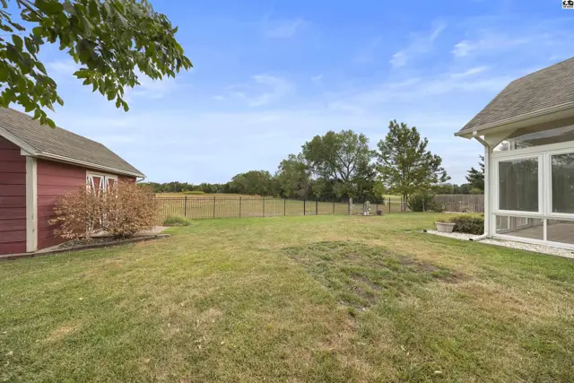 Photo of 1120 Split Oak Dr, Newton, KS