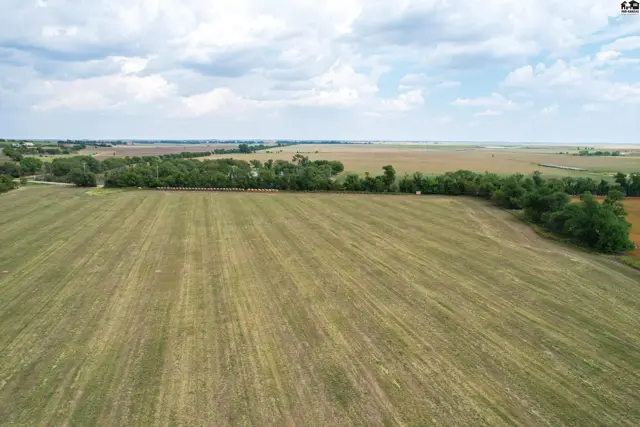 Photo of 1065 NE 10 Ave, Hoisington, KS