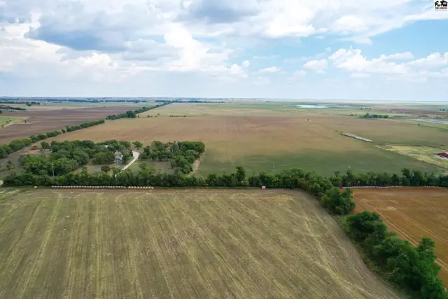 Photo of 1065 NE 10 Ave, Hoisington, KS