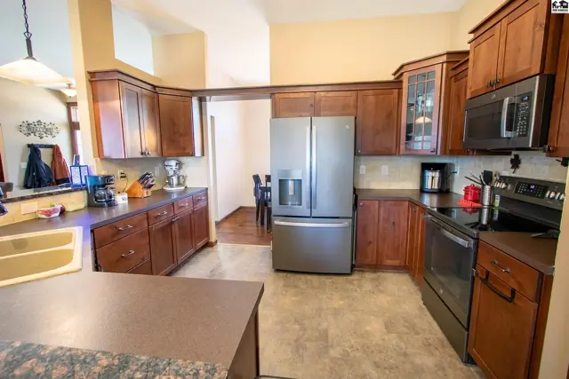 Photo of 727 Goldspike, Newton, KS