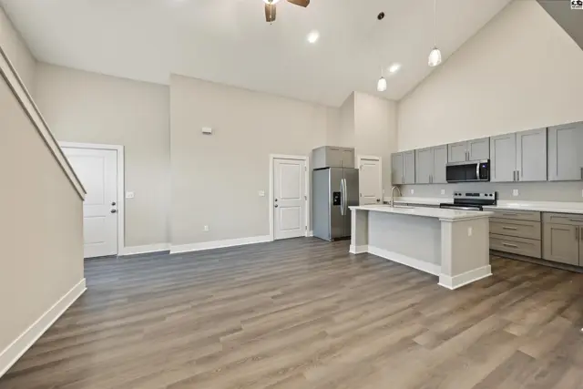 Photo of 1300 Steve Hawley Ln, Salina, KS