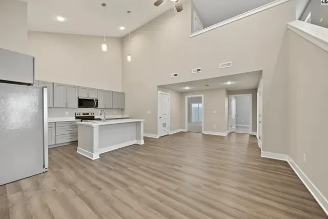 Photo of 1300 Steve Hawley Ln, Salina, KS