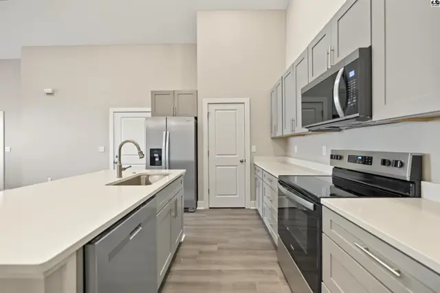 Photo of 1300 Steve Hawley Ln, Salina, KS