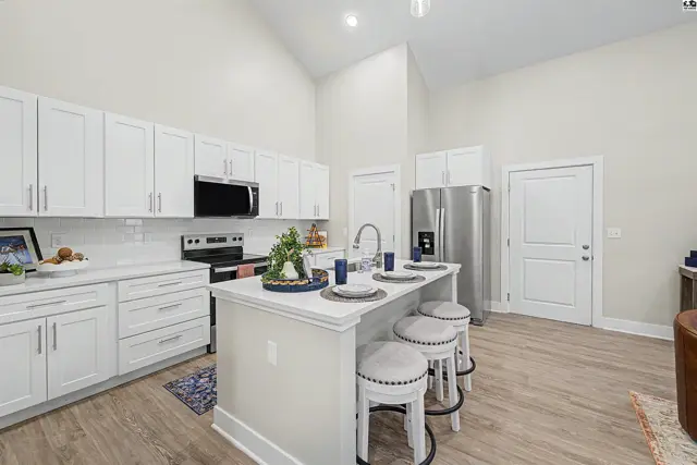 Photo of 1300 Steve Hawley Ln, Salina, KS
