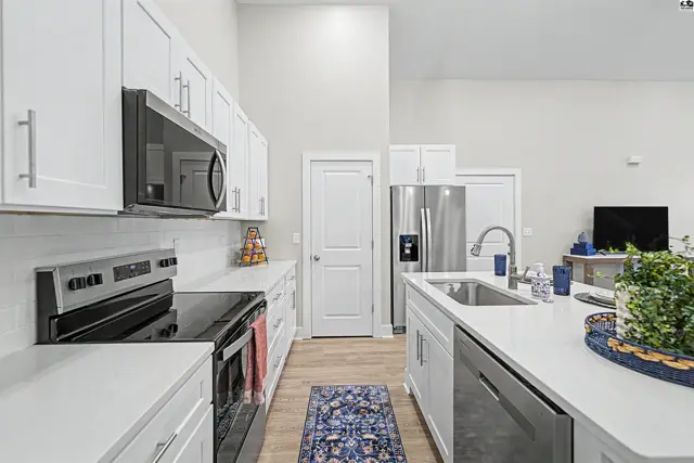 Photo of 1300 Steve Hawley Ln, Salina, KS