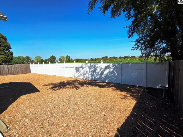 Photo of 212 Sheffiedl, Newton, KS