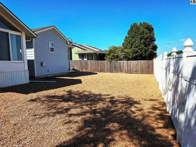 Photo of 212 Sheffiedl, Newton, KS