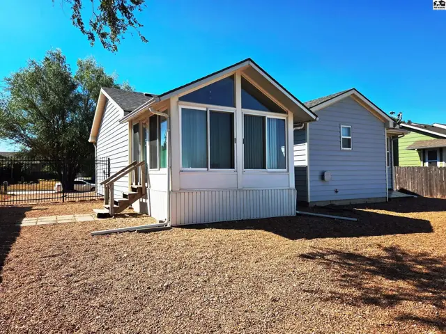 Photo of 212 Sheffiedl, Newton, KS