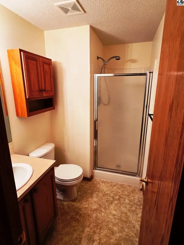 Photo of 212 Sheffiedl, Newton, KS