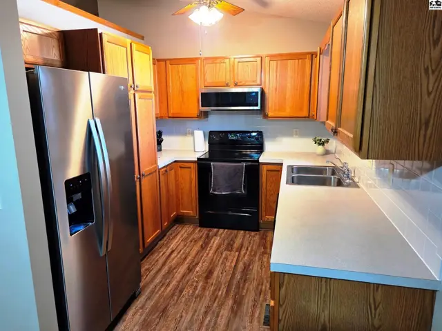 Photo of 212 Sheffiedl, Newton, KS